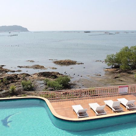 Bai Bua Beach Resort Chonburi Bagian luar foto
